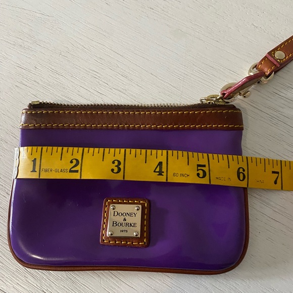 Dooney & Bourke wristlet - Picture 5 of 10
